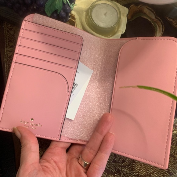 Authentic Kate Spade leather Snail card/Passport - Picture 9 of 12